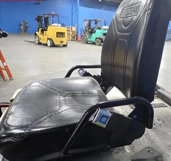 Used NISSAN CYGM02L28S ELECTRIC 5500LB CAPACITY FORKLIFT 3 STAGE MAST 4-WAY VALVE