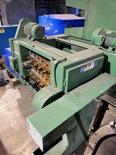 Used BLOAPCO SHREDDER WITH CONVEYOR