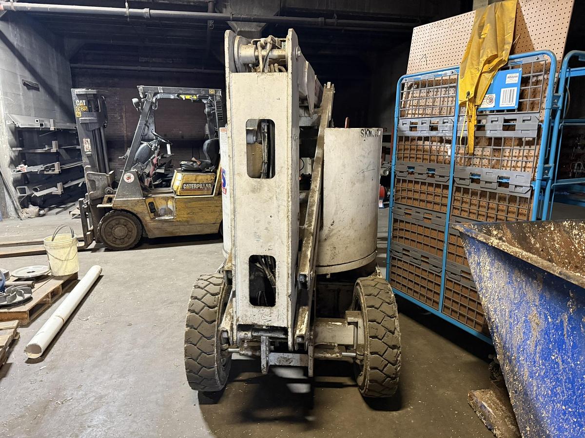 Used SKYJACK BOOM LIFT
