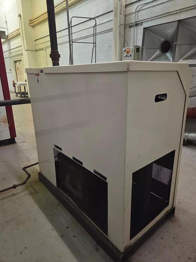Used INGERSOLL RAND SSR AIR COMPRESSOR SYSTEM WITH AIR DRYER AND AIR TANK