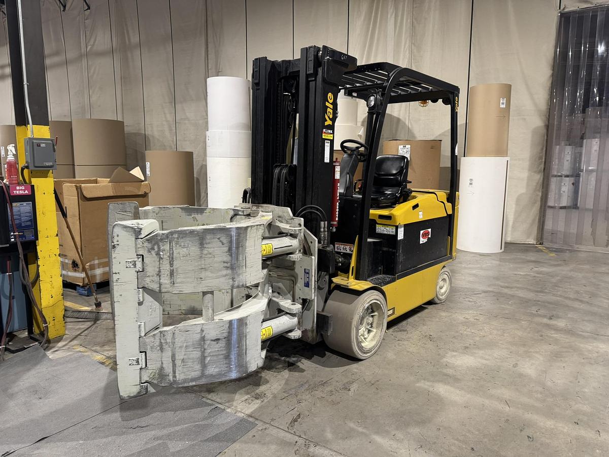 Used 12000 LB YALE ELECTRICL ROLL CLAMP TRUCK WITH CASCADE CLAMP MODEL ERC120VHN48TE094