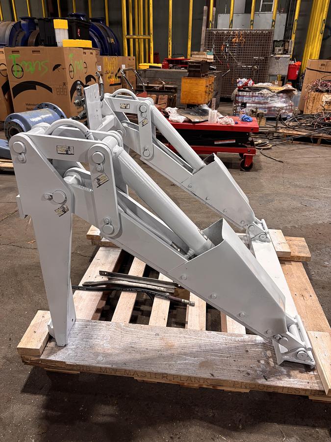 Used CASCADE CLASS III CLAMP DOWN ATTACHMENT
