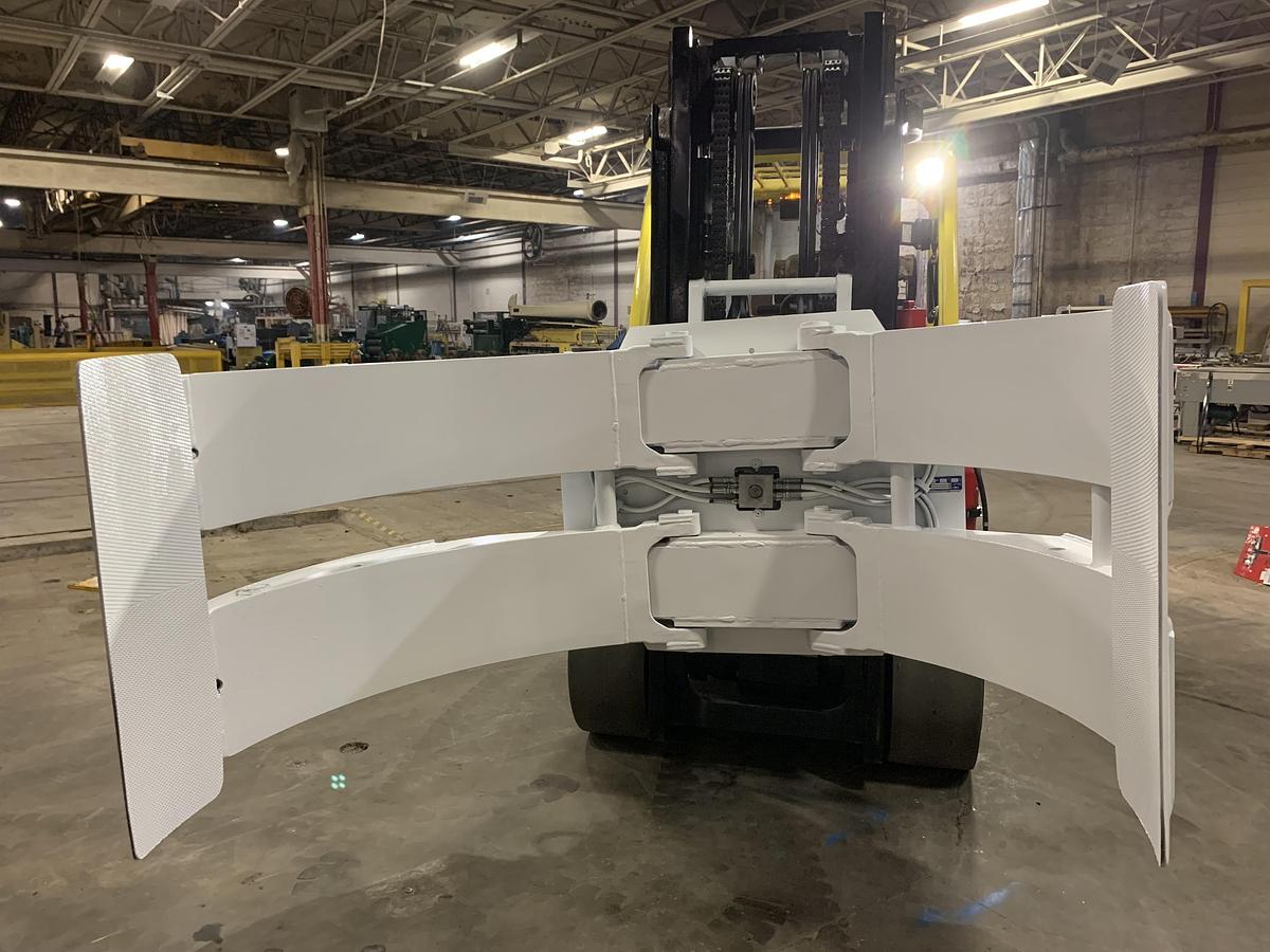 Used 15,500LB. HYSTER MDL S155FT LH/RHWITH 84" CASCADE EXTRA HEAVY CASCADE PAPER ROLL CLAMP MFG 2019