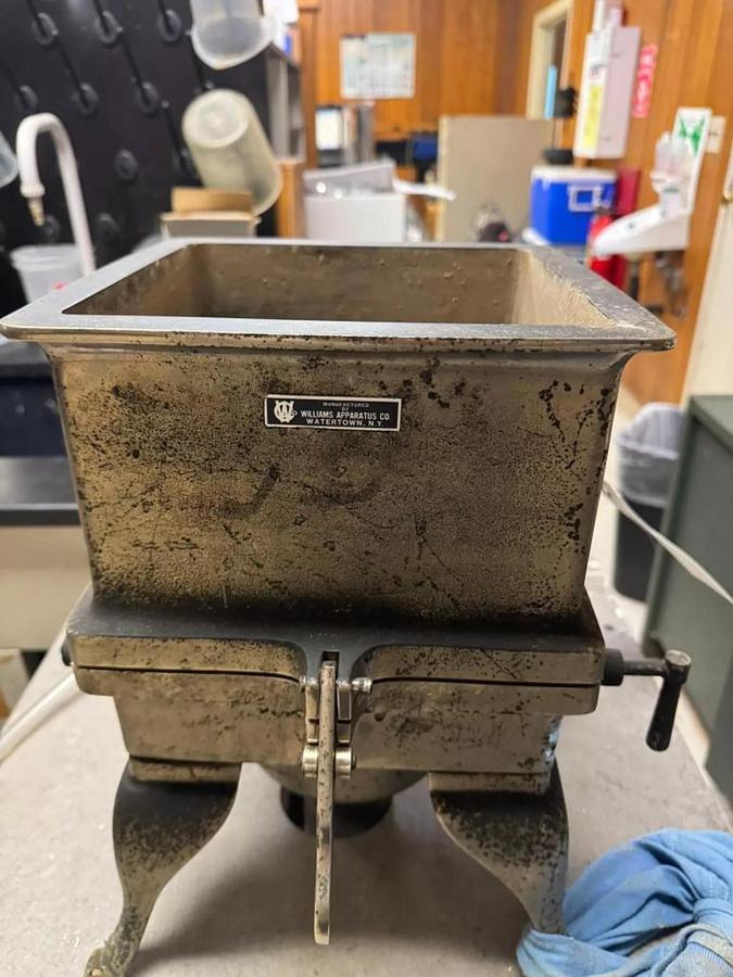 Used WILLIAMS APPARATUS COMPMAY LABRATORY FURNACE