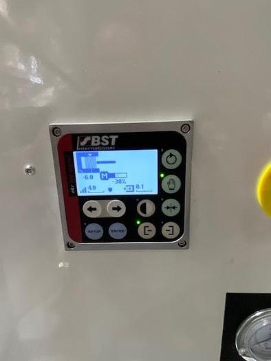 Used 24" WIDE SRC SYSTEMS MODEL 1010 REVERSIBLE DOCTOR MACHINE 40" DIAMETERS