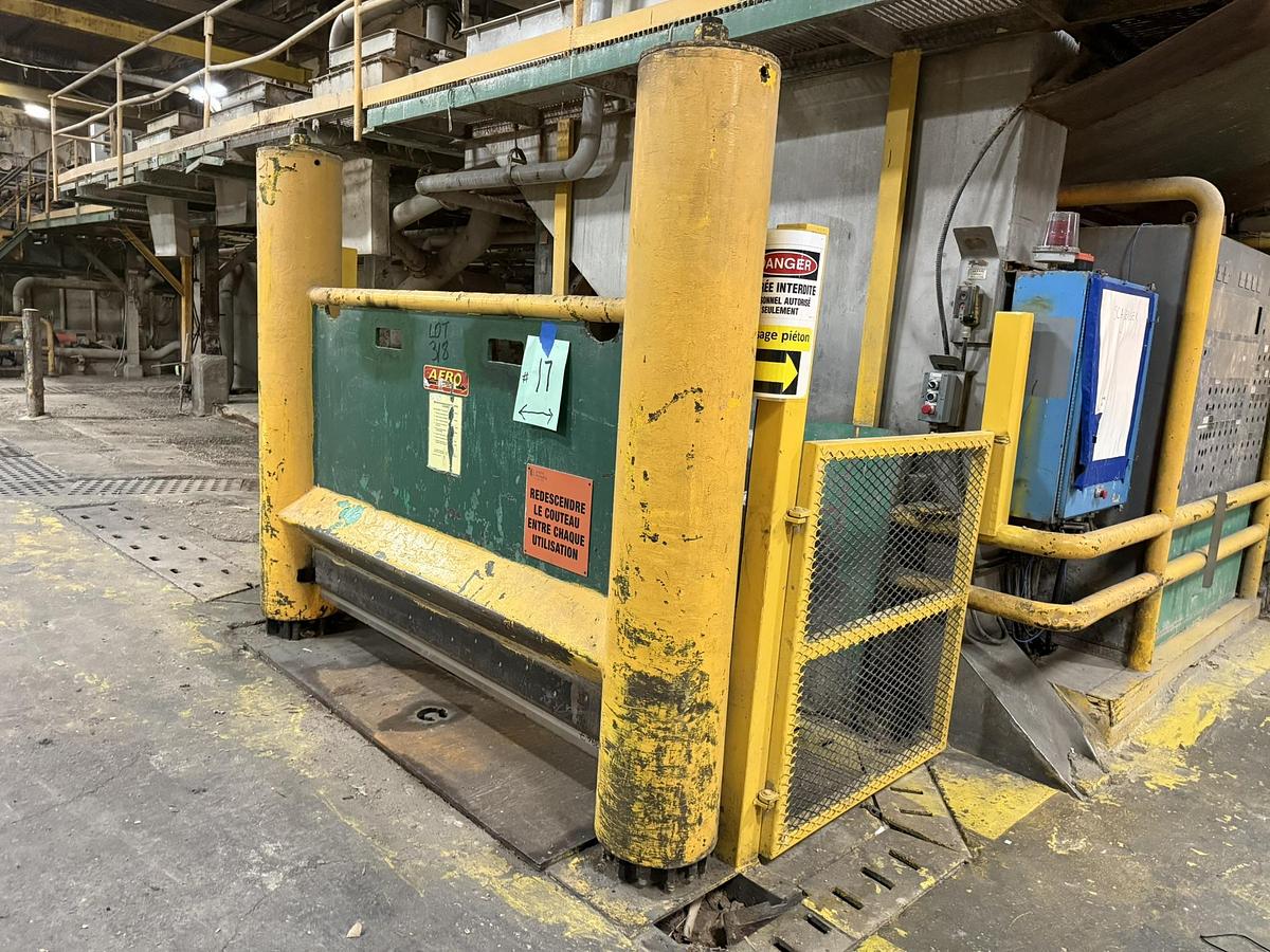 Used 78" WIDE BLACK CLAWSON PAPER ROLL SPLITTER