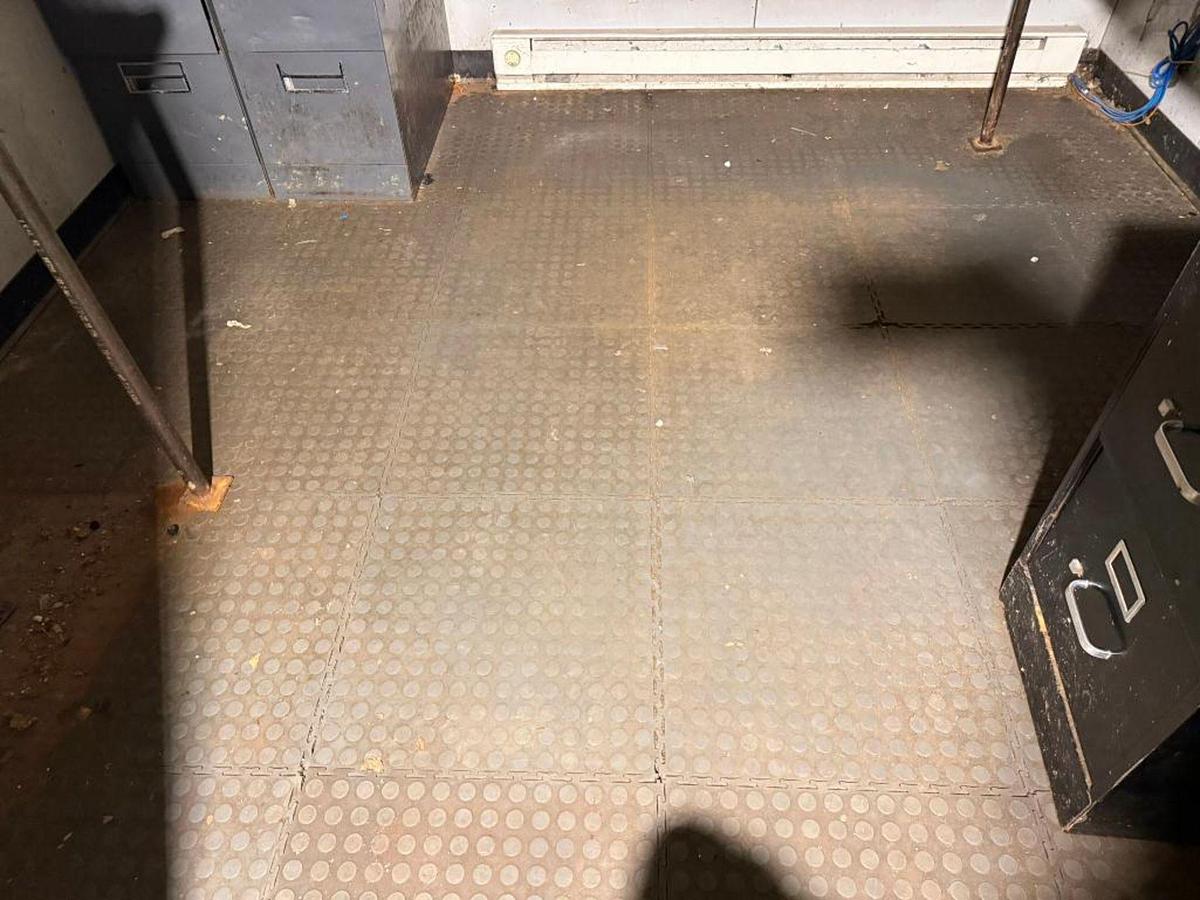 Used MECART ACOUSTIC AND AIR SOLUTIONS CONTROL ROOM