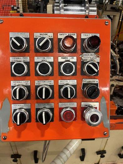 Used PMC PAPER MACHINERY CORPORATION CUP MACHINE MODEL PMC-1000 9 OZ TOOLING