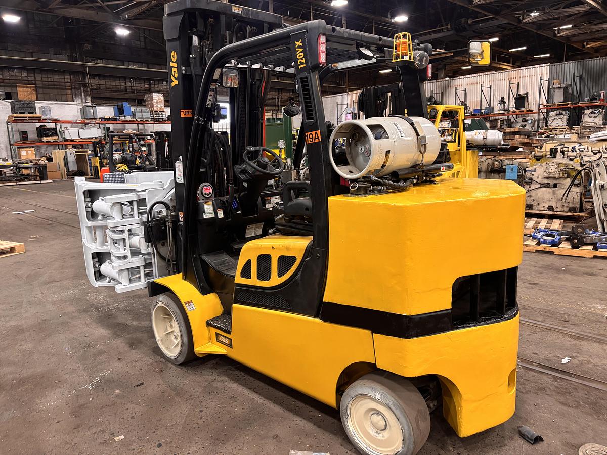 Used 12,000 POUND YALE MODEL GLC120VXPRS TRIPLE STAGE LOW MAST MANUFACTURED 2019