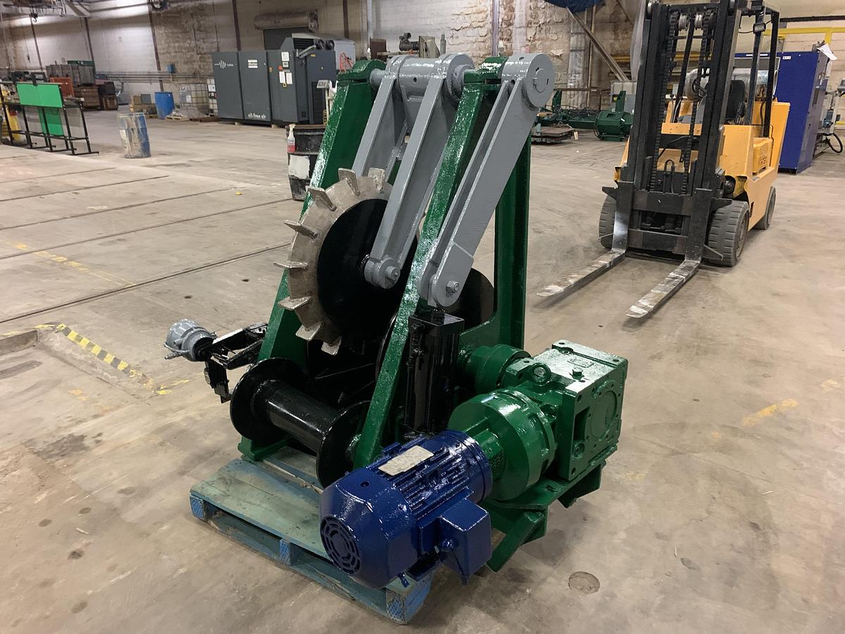 Used KADANT BLACK CLAWSON RAGGER W/ CONTROL PANEL