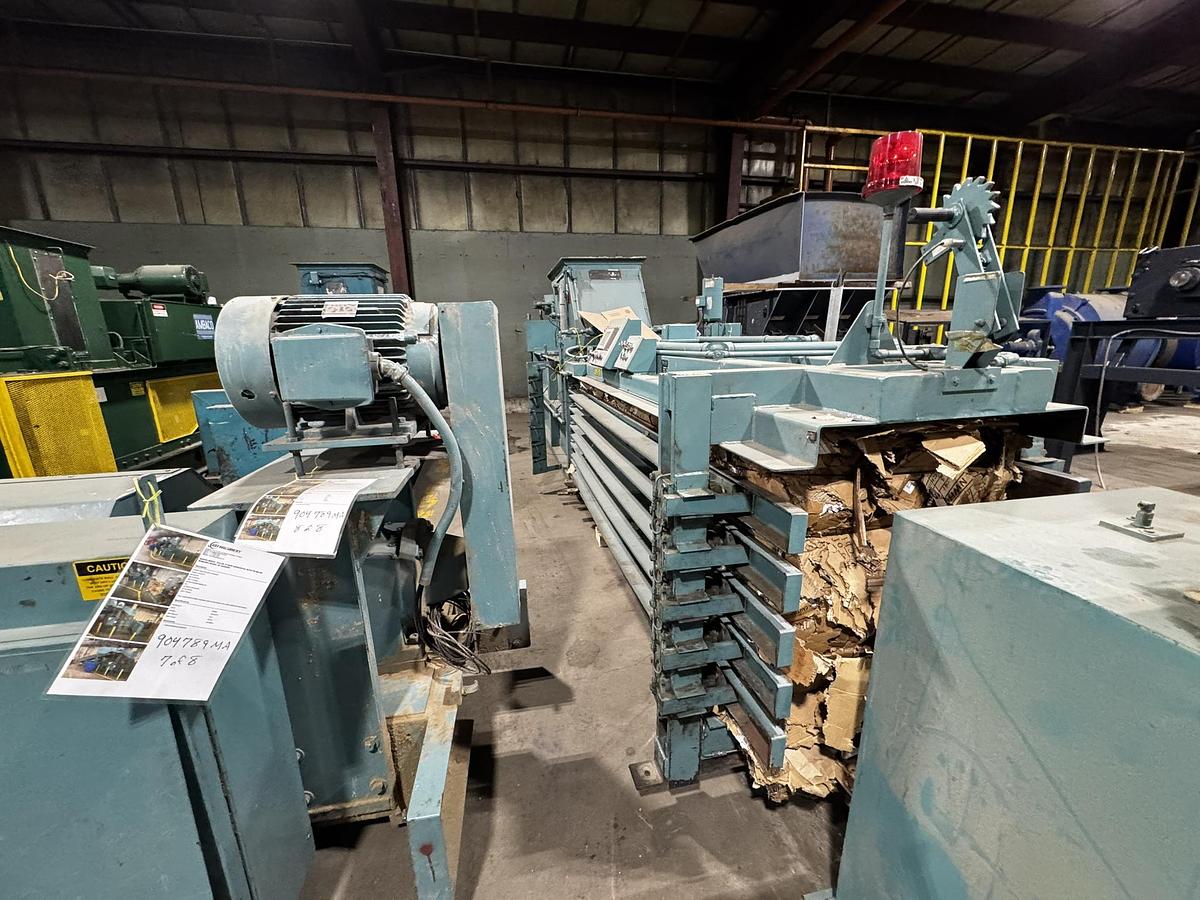 Used MAREN MODEL 72-S-0E-75 40HP HORIZONTAL AUTO-TIE BALER W/ MAREN MODEL 60 SHREDDER & CONVEYOR
