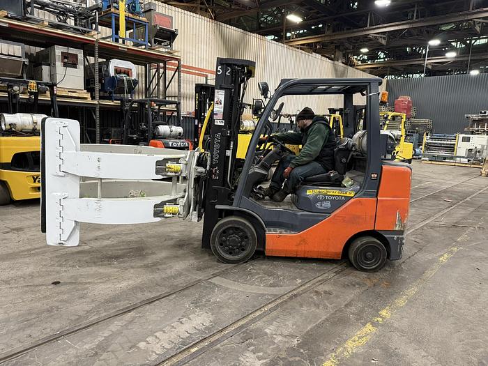 Used 6,500 POUND TOYOTA FORKLIFT PAPER ROLL CLAMP TRUCK W/ 84" CASCADE CLAMP