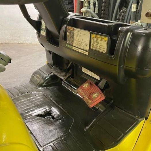 Used 12,000 POUND HYSTER S120FTPRS FORKLIFT WITH 60" CASCADE ROLL CLAMP