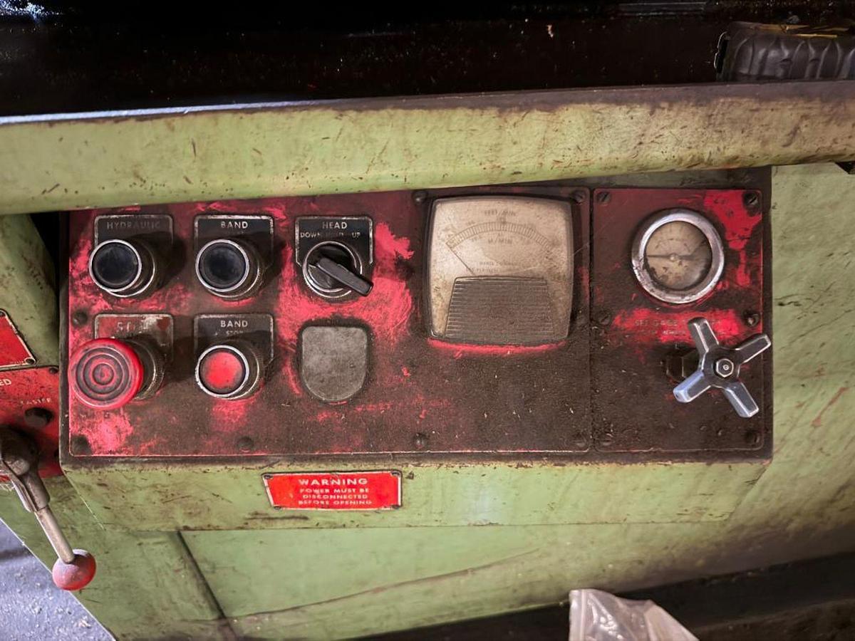 Used DOALL MODEL C-9V METALCUTTING BAND SAW