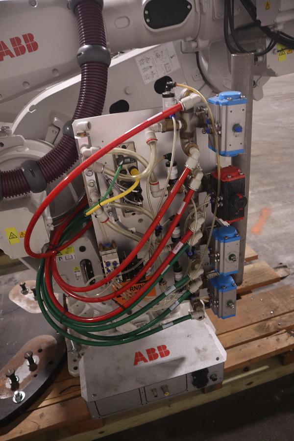 ABB MODEL IRB 6700-300/2.70 ROBOT 6-AXIS MANUFACTURED 2021