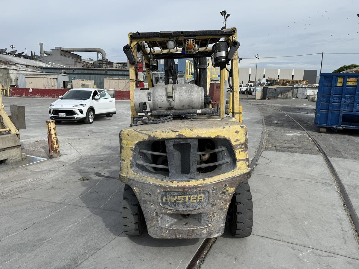 Used 8,000 POUND HYSTER MODEL H80FT FORKLIFT WITH BALE CLAMP ATTACHMENT