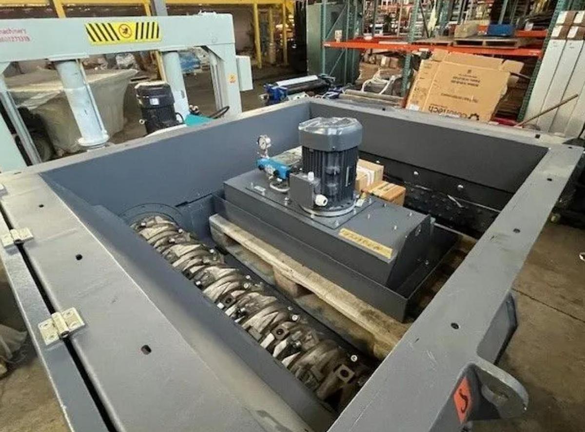 Used 52" WIDE VECOPLAN SINGLE SHAFT SHREDDER FOR 150HP MODEL VAZ 1300 M FF - NEVER USED