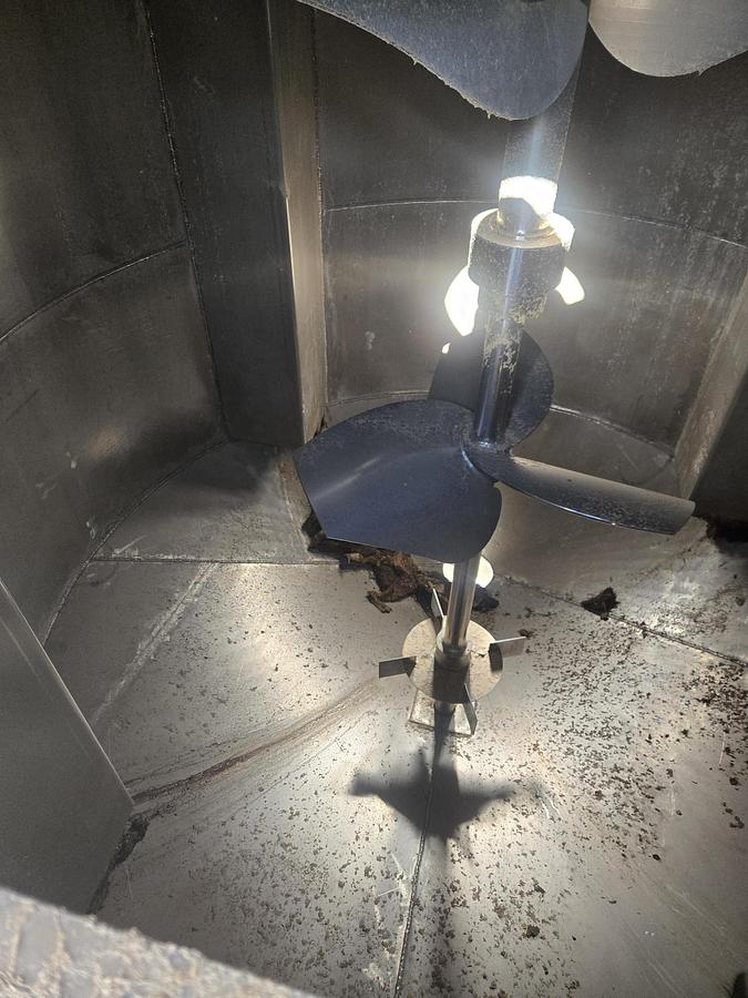 Used T BAILEY 316L STAINLESS STEEL TANK 33' TALL 12' DIAMETER MANUFACTURED 2018 WITH AGITATOR  PENDING JA