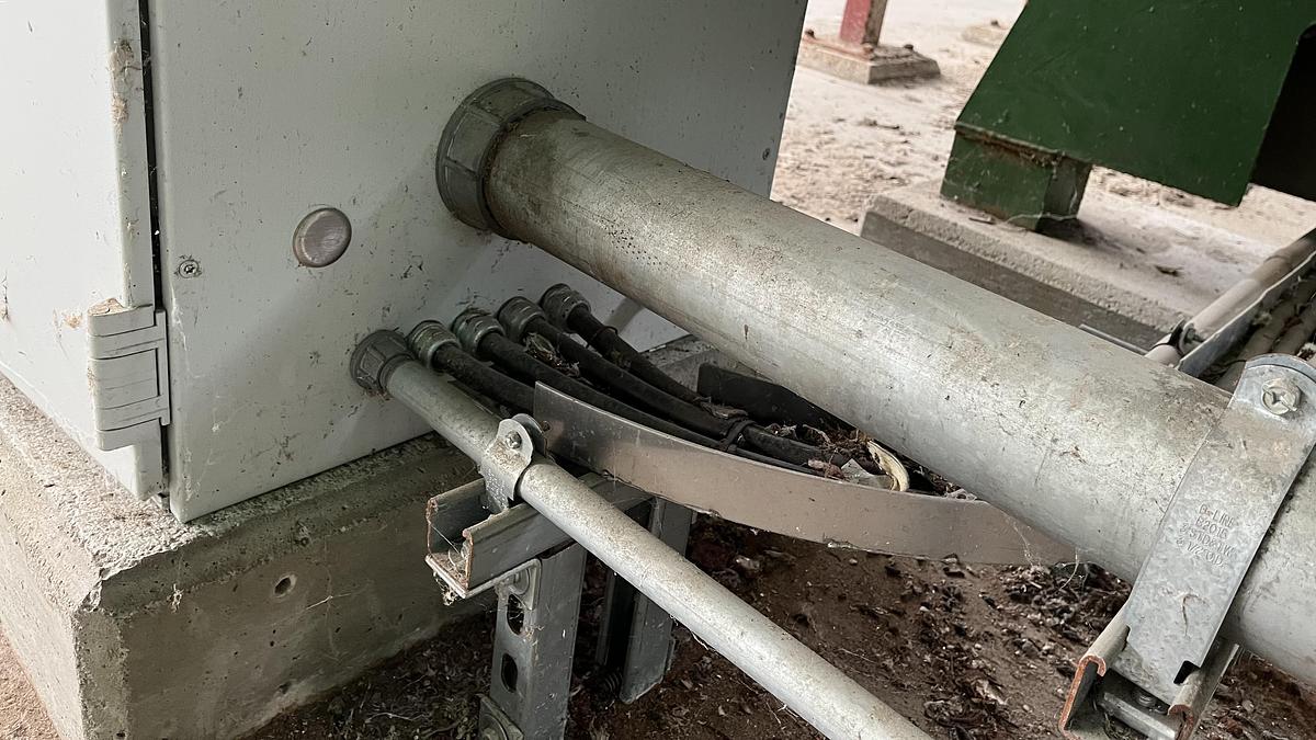 Used WARREN & BAERG MODEL W-250 CUBER FOR BIOMASS, STRAW OR RECYCLED PRODUCTS - MFG 2017