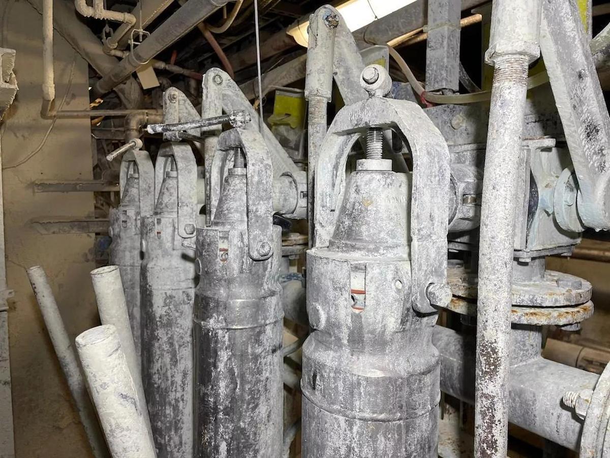 Used RONNINGEN - PETTER BANK OF FOUR WATER FILTERS