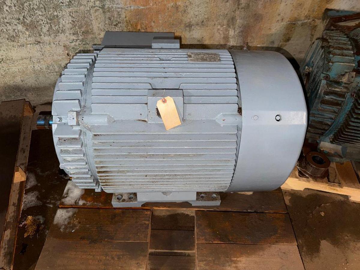 Used 125HP GE MOTORS AC MOTOR FRAME 445TS