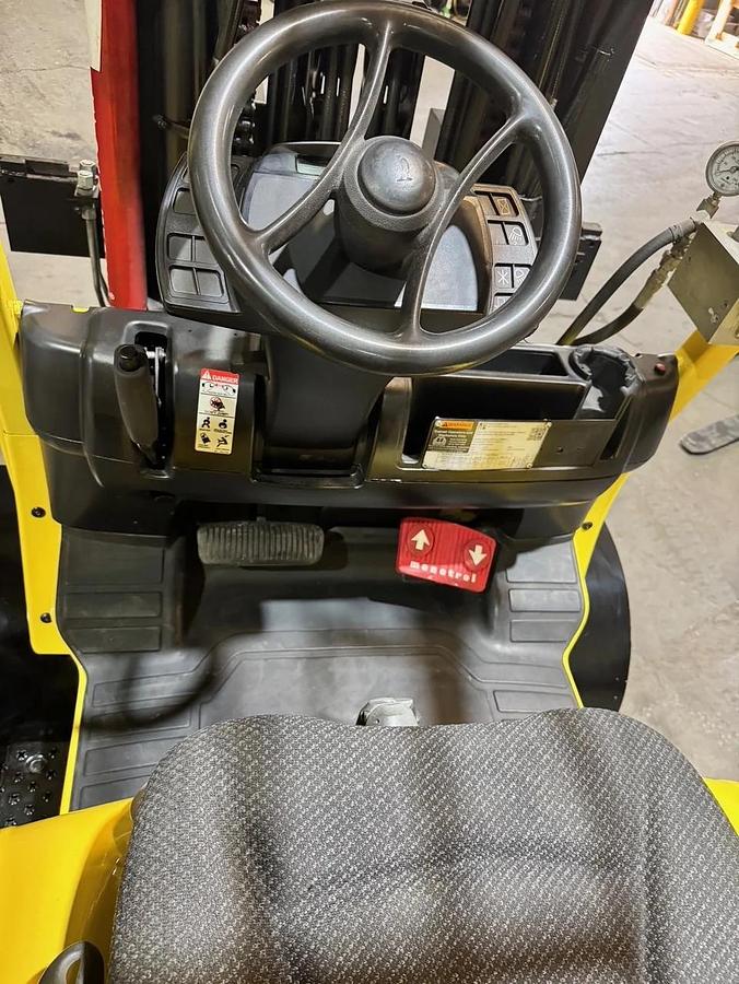 Used 12,000 POUND LB. MODEL S120FTPRS FORKLIFT ROLL CLAMP TRUCK MANUFACTURED 2022 ONLY 1,134 HOURS