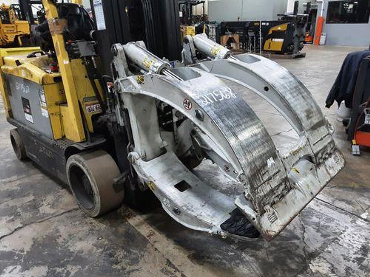 Used 60" CLASS III CASCADE ROLL CLAMP MODEL 25H-RCP-BX07-006