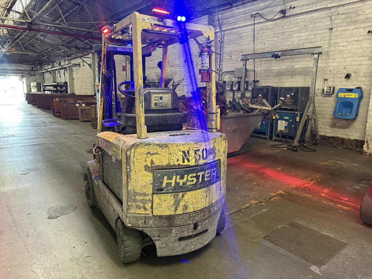 Used 6,000 POUND HYSTER MODEL E60XM2-33 ELECTRIC FORKLIFT