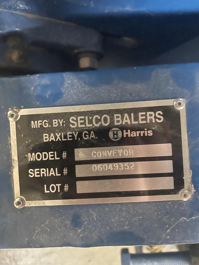 Used AMERICAN HORIZONTAL CLOSED DOOR BALER WITH SELCO CONVEYOR