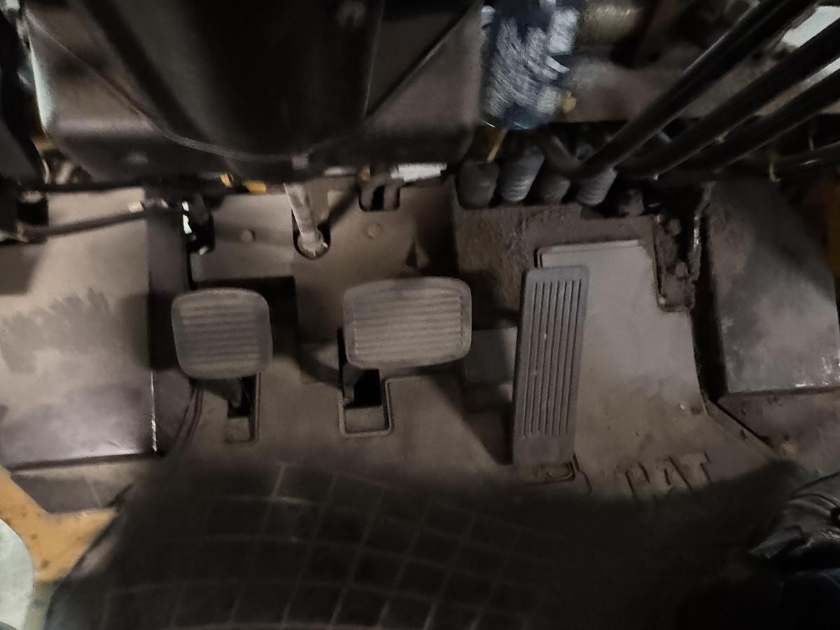 Used CATERPILLAR ROLL CLAMP TRUCK MODEL GC40KSTR WITH CASCADE CLAMP