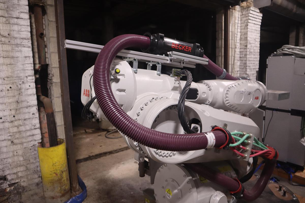 ABB MODEL IRB 6700-300/2.70 ROBOT 6-AXIS MANUFACTURED 2021