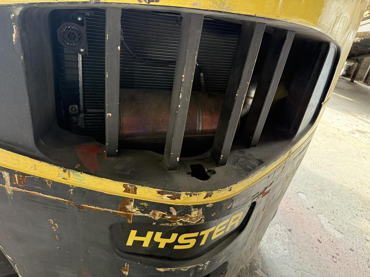 Used 6,000 POUND HYSTER MODEL E60XM2-33 ELECTRIC FORKLIFT