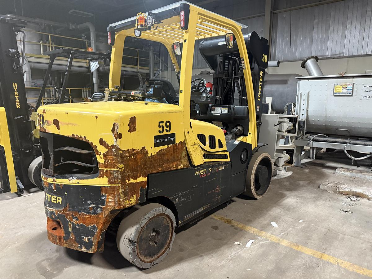 Used 15,500 POUND LB. HYSTER MODEL S155FT-32 WITH 75" CASCADE CLAMP SINGLE STAGE MAST LOW HOURS 2,800 EXTRA HEAVY LIFT CAPACITY 12,500 POUNDS