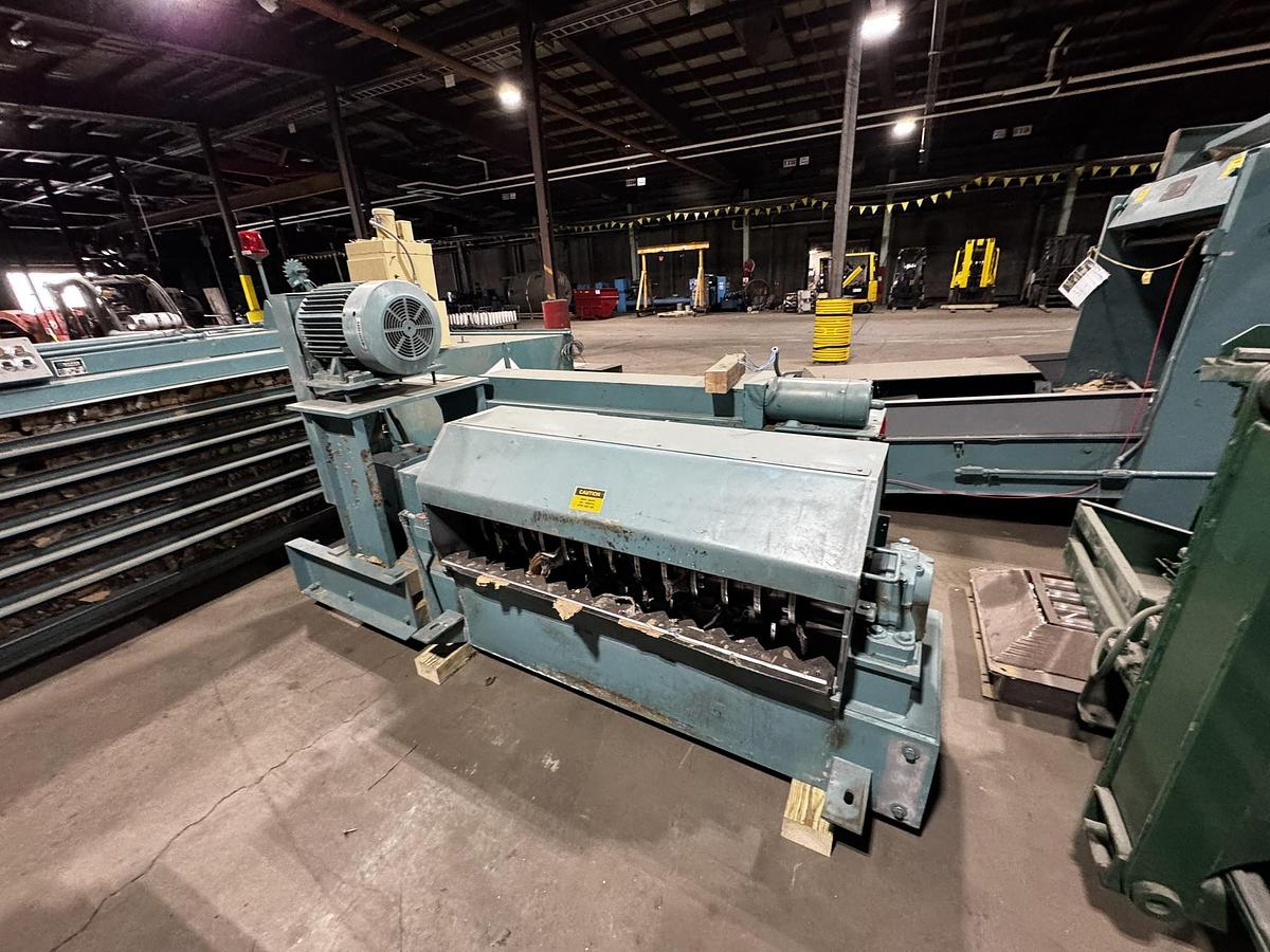 Used MAREN MODEL 72-S-0E-75 40HP HORIZONTAL AUTO-TIE BALER W/ MAREN MODEL 60 SHREDDER & CONVEYOR