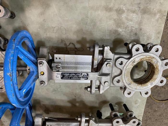 Used FNW MDL. 2020TP 4" SLIDE GATE VALVE