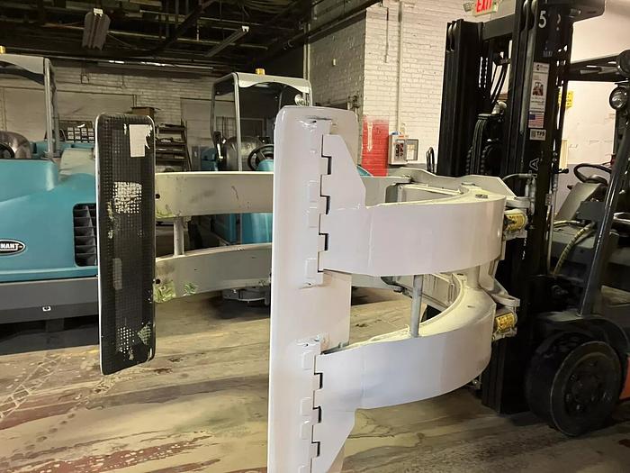 Used 6,500 POUND TOYOTA FORKLIFT PAPER ROLL CLAMP TRUCK W/ 84" CASCADE CLAMP 