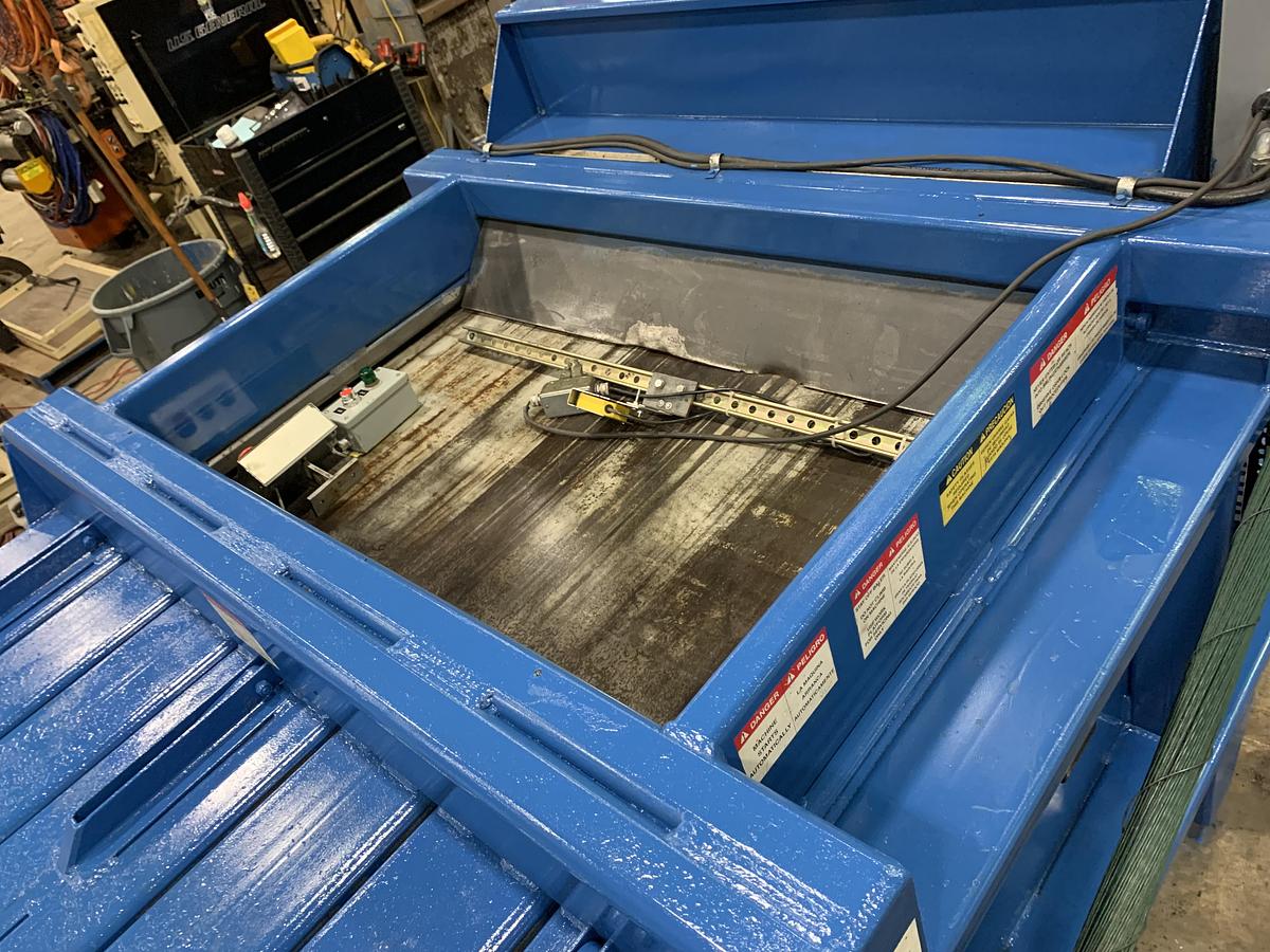 Used EXCEL EX62 CLOSED DOOR BALER 20HP TWIN RAM CYLINDERS