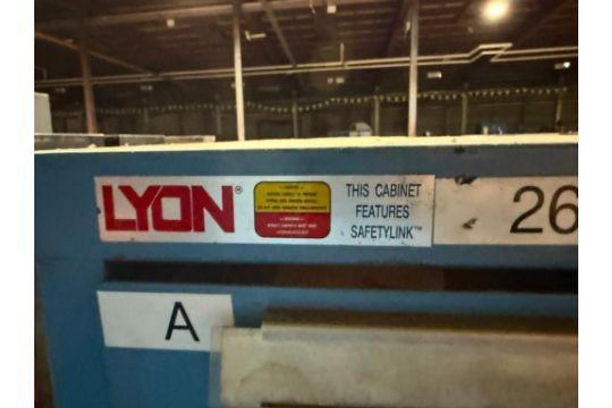 Used LYON 11 DRAWR TOOL CABINET CONTENTS NOT INCLUDED