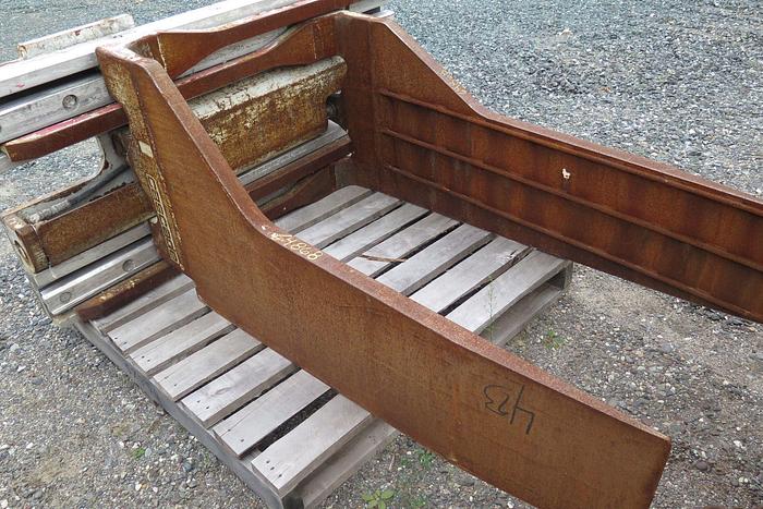 Used CASCADE PAPER BALE CLAMP MODEL 70D-42089