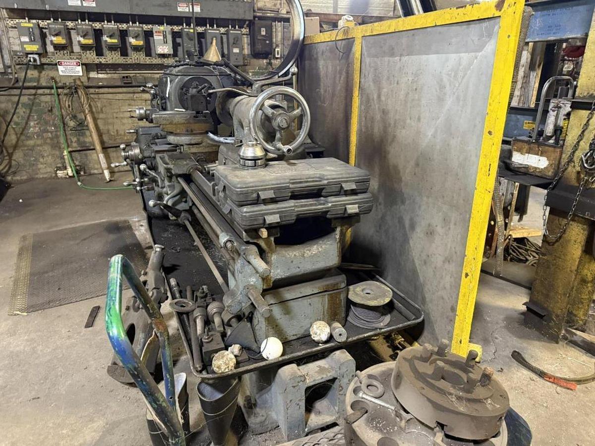 Used MONARCH ENGINE LATHE WITH TOOLING