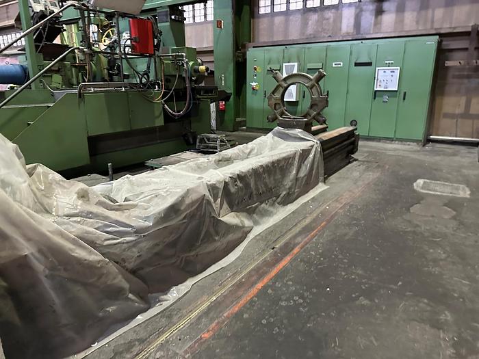 Used 334" (8500MM) WALDRICH SIEGEN ROLL GRINDER