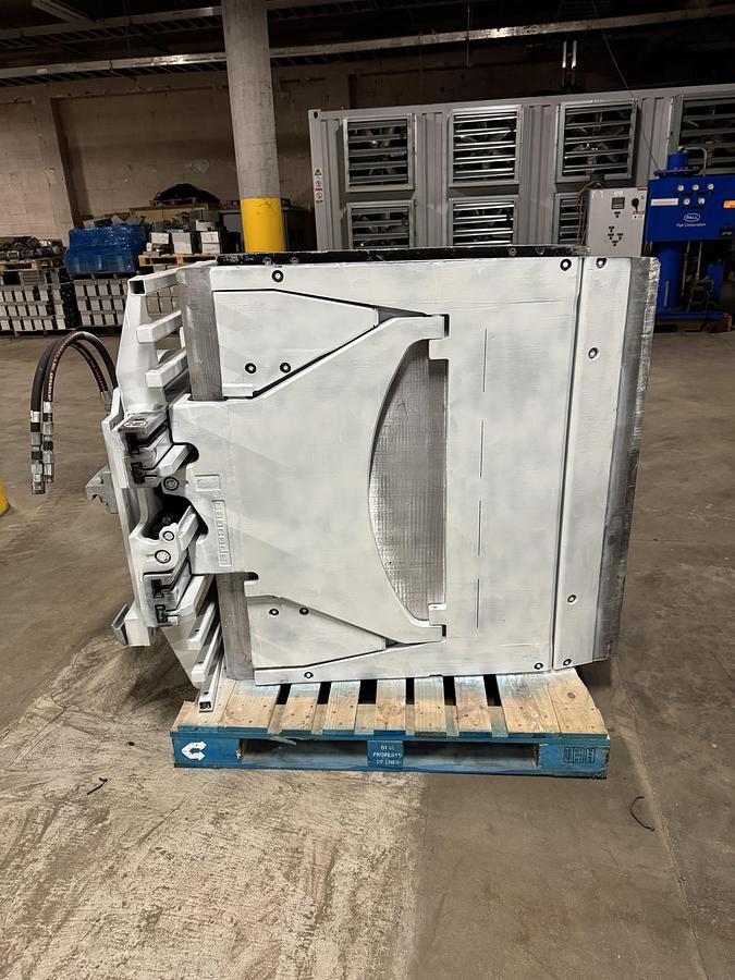Used CASCADE 25D35065 CARTON CLAMP ATTACHMENT