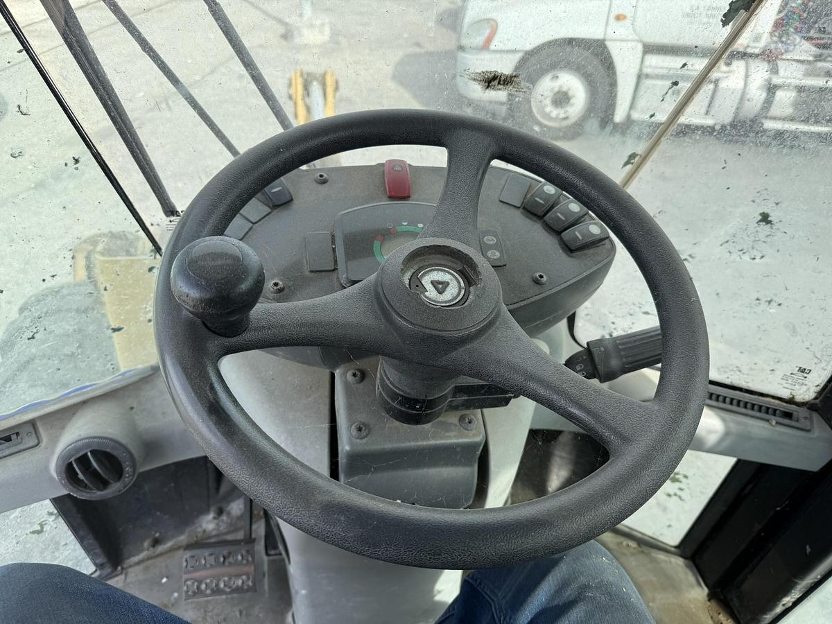 Used CATERPILLAR 914K COMPACT WHEEL LOADER