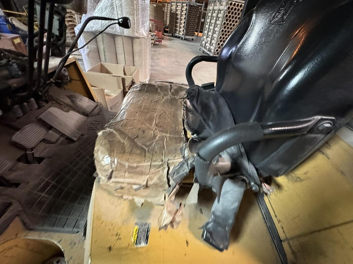 Used CATERPILLAR ROLL CLAMP TRUCK MODEL GC40KSTR WITH CASCADE CLAMP