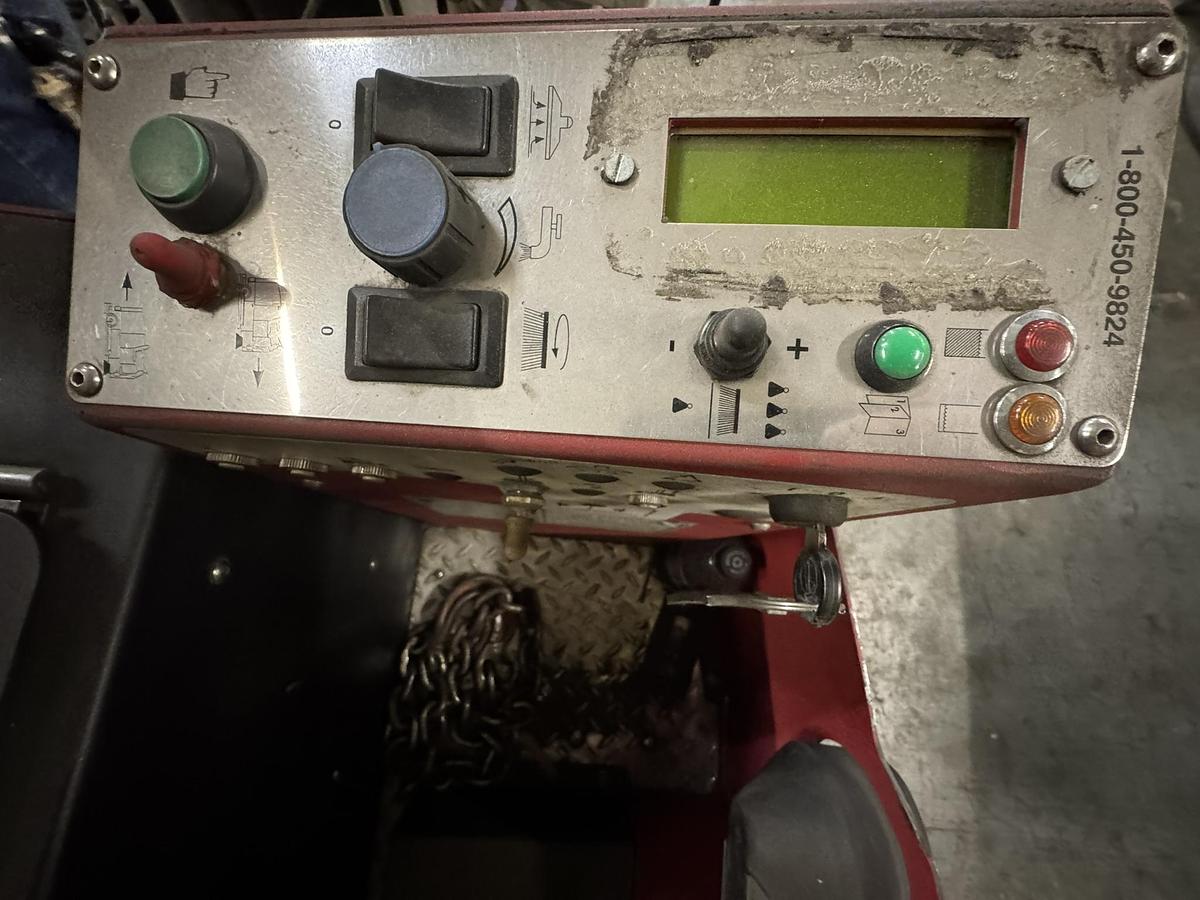 Used FACTORY CAT FLOOR SCRUBBER