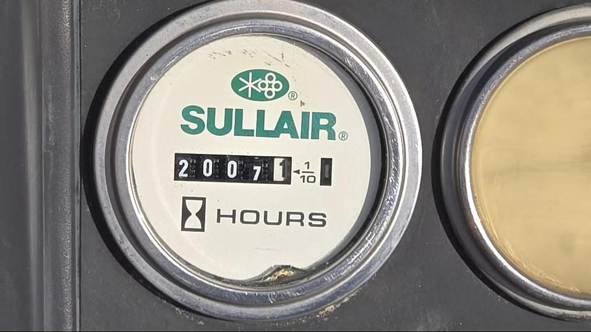 Used SULLAIR MODEL 185 PORTABLE AIR COMPRESSOR
