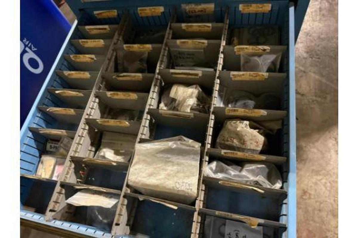 Used LYON 11 DRAWER TOOL CABINET CONTENTS NOT INCLUDED