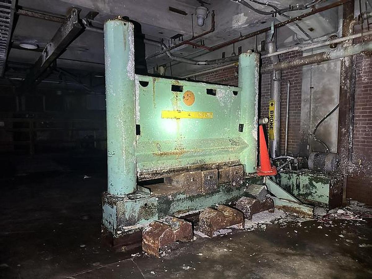 Used BLACK CLAWSON 78" WIDE ROLL SPLITTER WITH HYDRAULIC UNIT