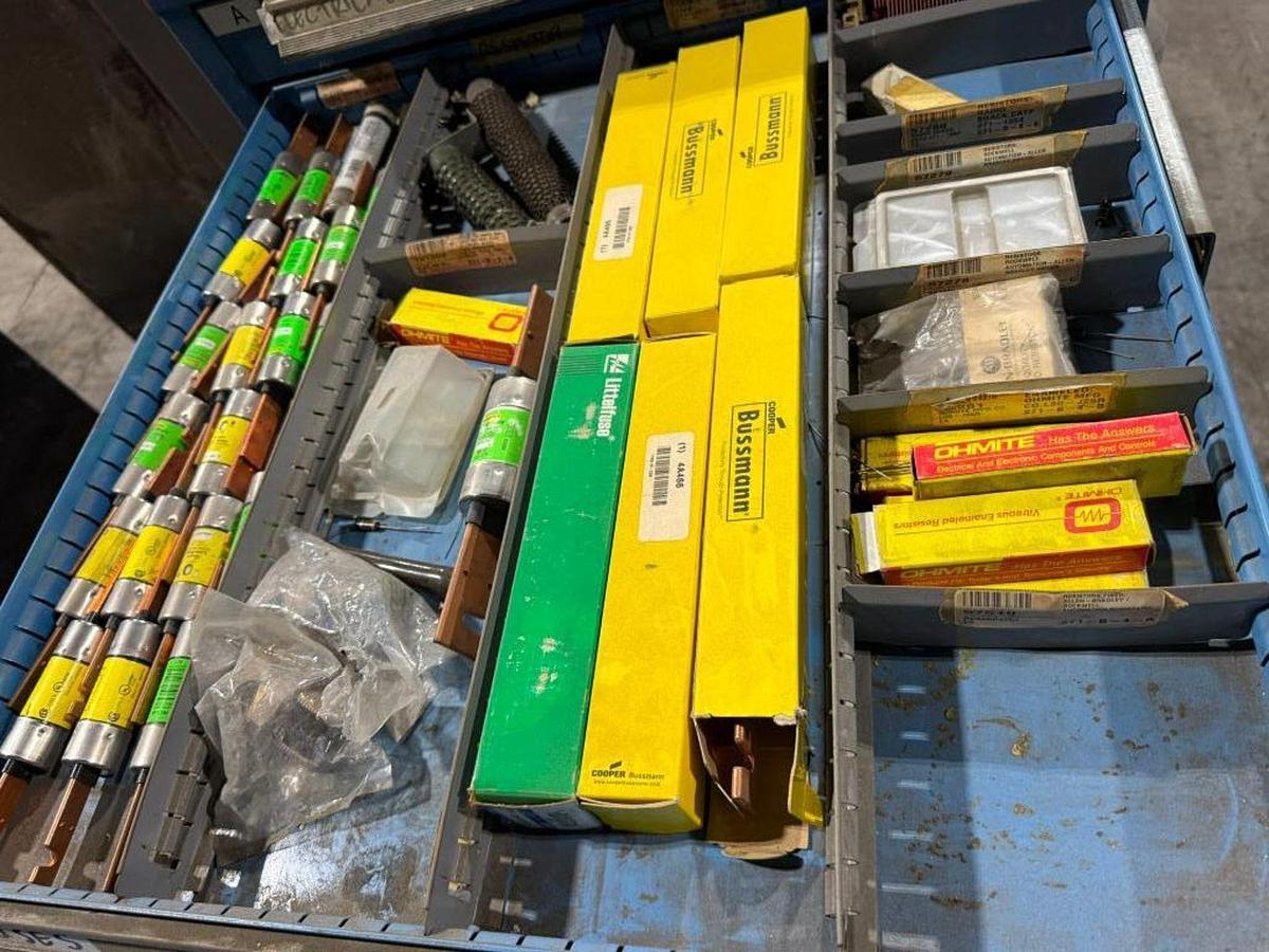 Used LYON 17 DRAWER 100L CABINET CONTENT NOT INCLUDED