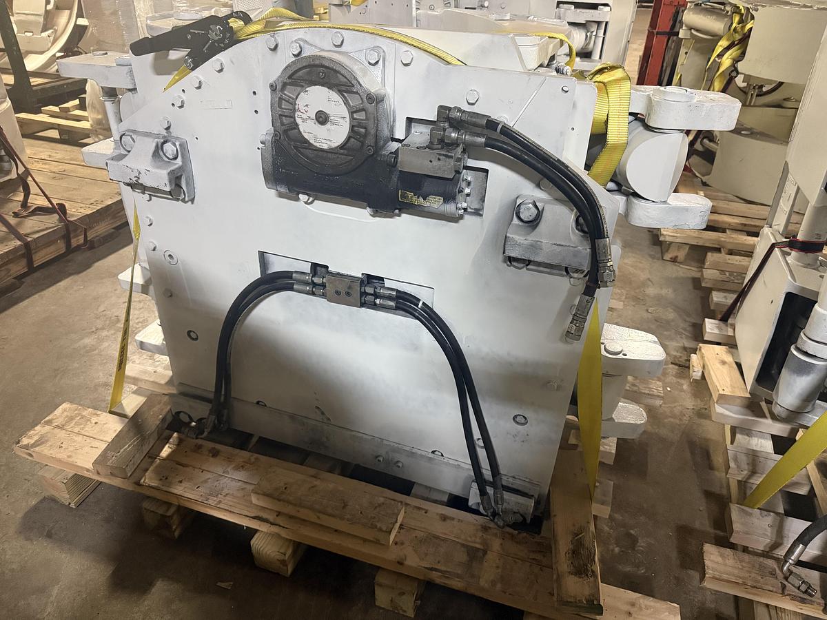 Used CASCADE MODEL 100F-RCS - 139 60" DIAMETER CLAMP